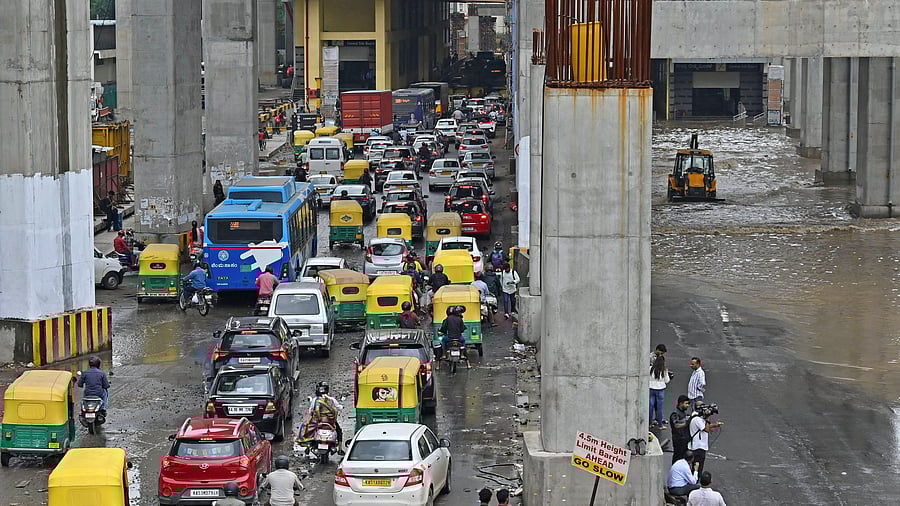 <div class="paragraphs"><p>Flooding and traffic congestion at the Silk Board junction, the gateway to Bengaluru’s IT clusters. </p></div>