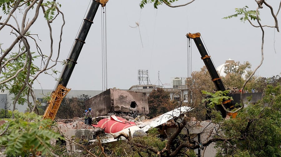 <div class="paragraphs"><p>Air India plane crash.</p></div>