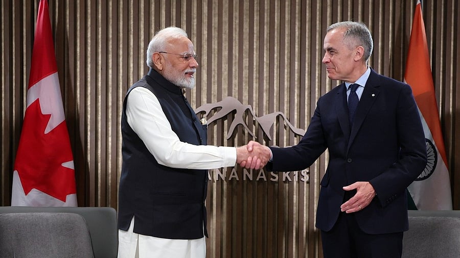 <div class="paragraphs"><p>PM Modi with Canadian PM Mark Carney on the sidelines of the G7 Summit.</p></div>