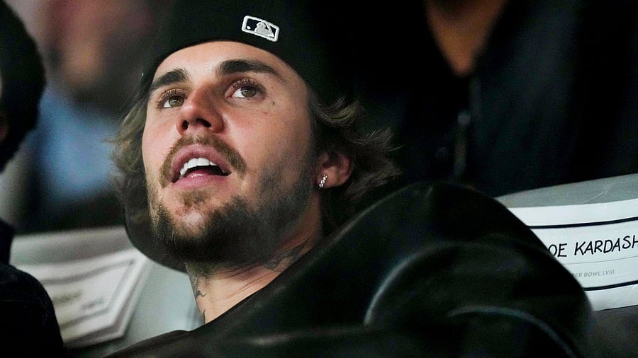 <div class="paragraphs"><p> Justin Bieber</p></div>