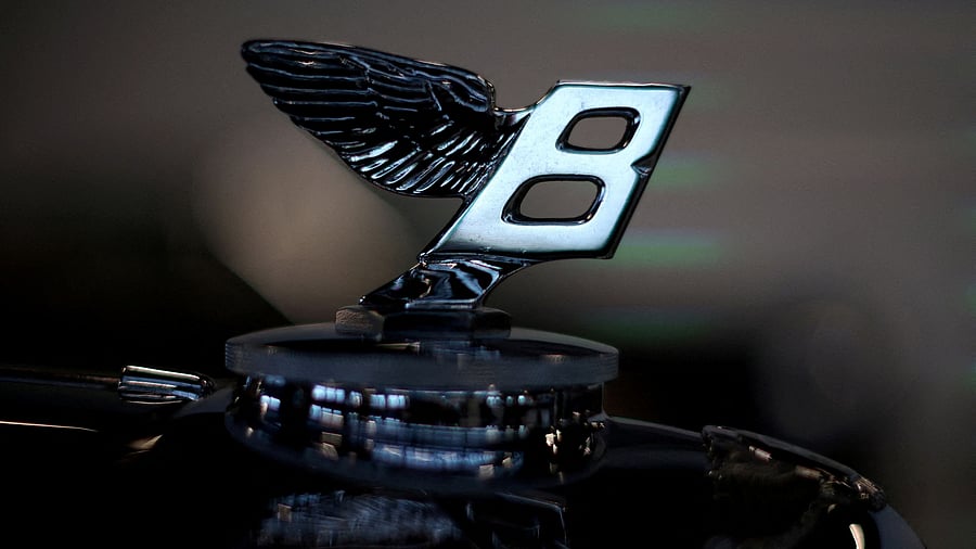 <div class="paragraphs"><p>Bentley company logo. </p></div>