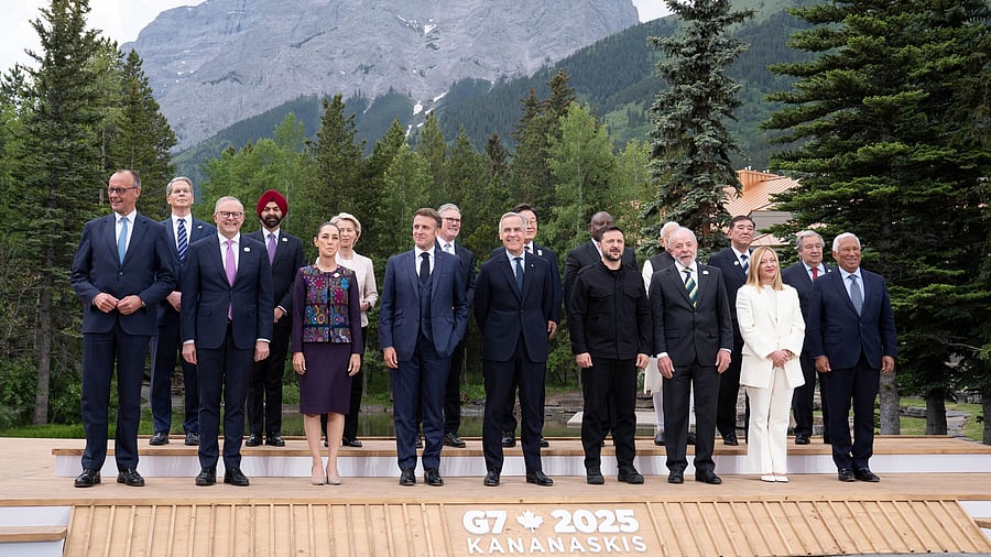 <div class="paragraphs"><p>G7 leaders with Ukraine President Volodymyr Zelenskyy at the summit in Canada.</p></div>