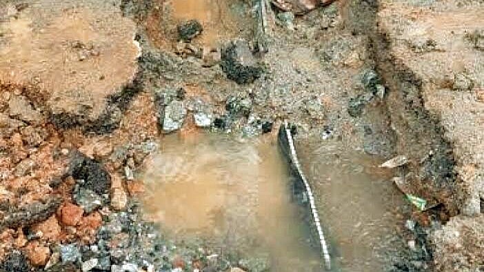 <div class="paragraphs"><p>The 11 kV cables installed on Ryan School Road in Kundalahalli have been left exposed. </p></div>