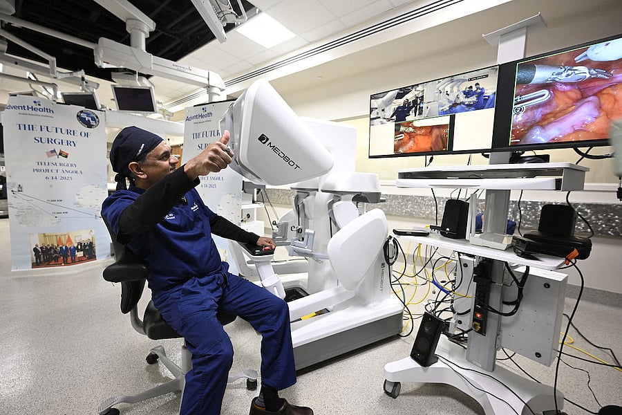 <div class="paragraphs"><p>Representational image for remote surgery.</p></div>