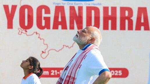 <div class="paragraphs"><p>Prime Minister Narendra Modi performs yoga on International Yoga Day in Vishakhapatnam.</p></div>