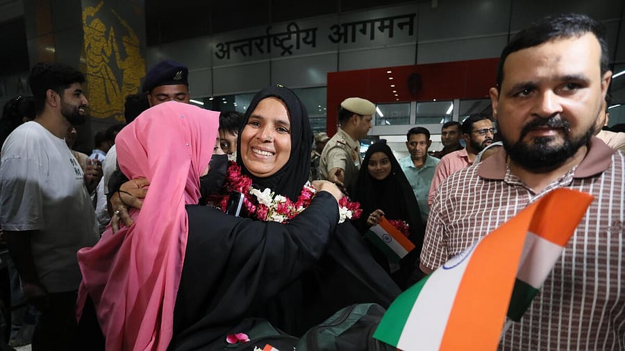 <div class="paragraphs"><p>Stranded Indian students return from Iran.</p></div>