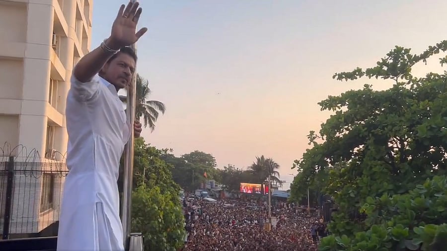 <div class="paragraphs"><p>Bollywood superstar Shah Rukh khan outside his bungalow 'Mannat'</p></div>