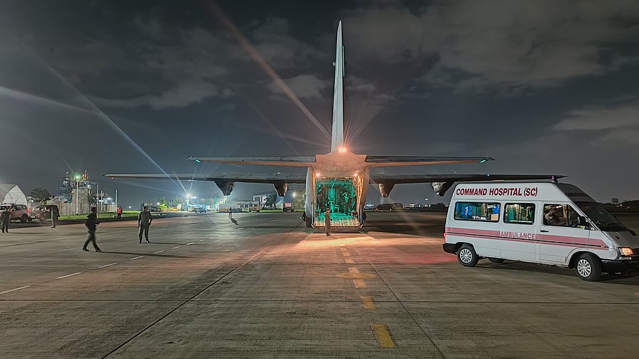 <div class="paragraphs"><p>The Indian Air Force airlifted a liver and two kidneys from CH Pune to Army Hospital (R&R), Delhi.</p></div>