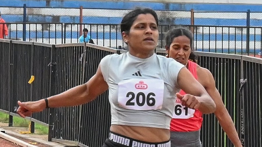 <div class="paragraphs"><p> Sneha SS (left) and Aryan Manoj won gold medals in the women’s and men’s 100m races respectively at the Karnataka State Senior Men and Women’s Athletics meet at the Sree Kanteerava Stadium in Bengaluru on Sunday. </p></div>