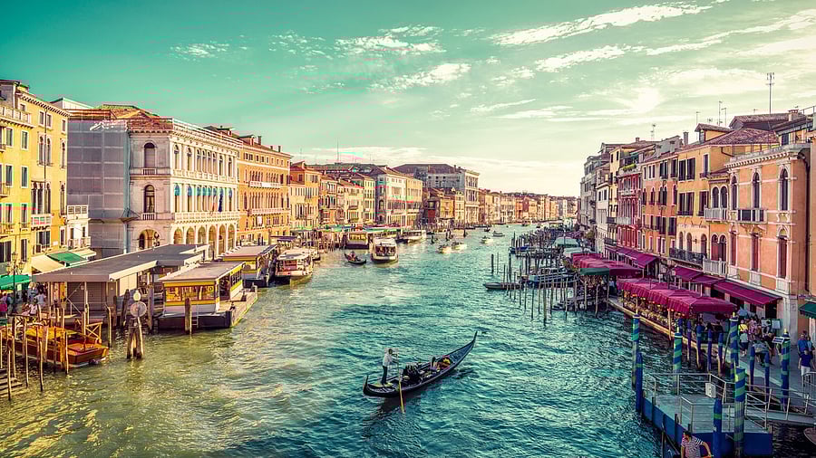 <div class="paragraphs"><p>The gondola is almost a symbol of the Floating City. </p></div>