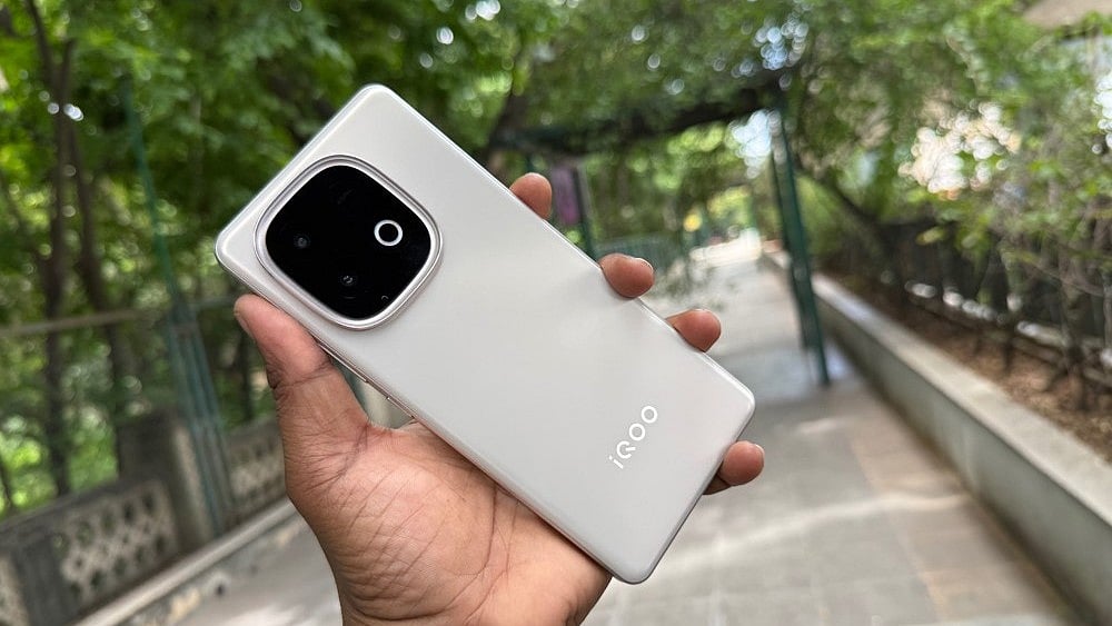 iQOO Neo 10 Review: Flagship features under Rs 40K