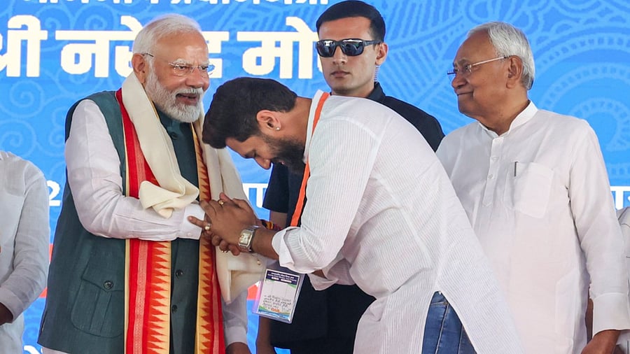<div class="paragraphs"><p> Prime Minister Narendra Modi with Union Minister Chirag Paswan, Bihar Chief Minister Nitish Kumar.</p></div>