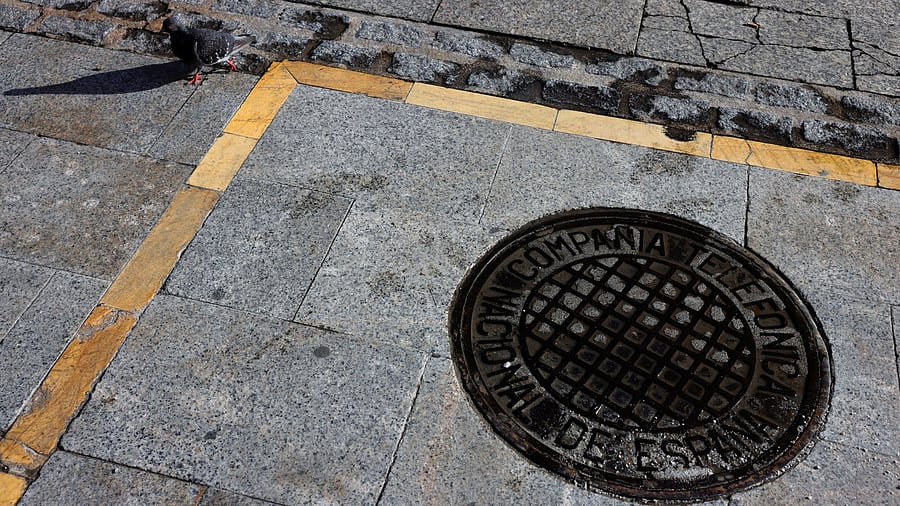 <div class="paragraphs"><p>Representative image showing a manhole cover</p></div>
