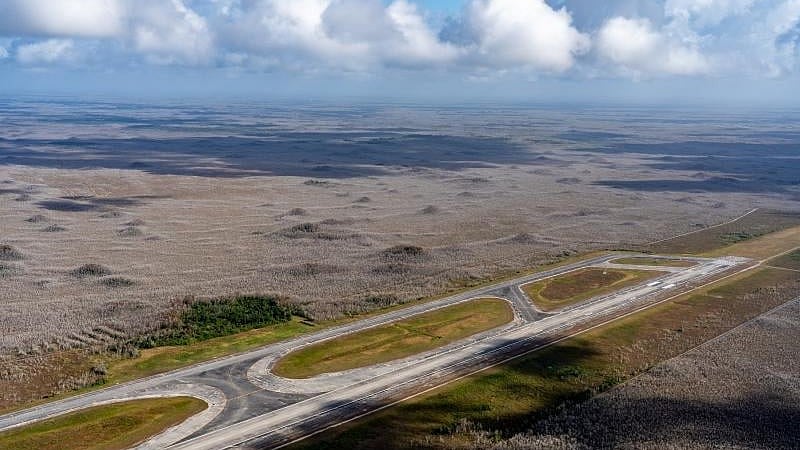 <div class="paragraphs"><p>Florida to build 'Alligator Alcatraz' detention center for migrants in Everglades</p></div>