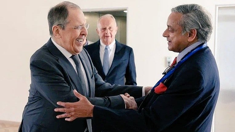 <div class="paragraphs"><p>Sergey Lavrov and Shashi Tharoor</p></div>