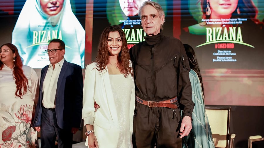 <div class="paragraphs"><p>Varalaxmi Sarathkumar with Jeremy Irons.</p></div>