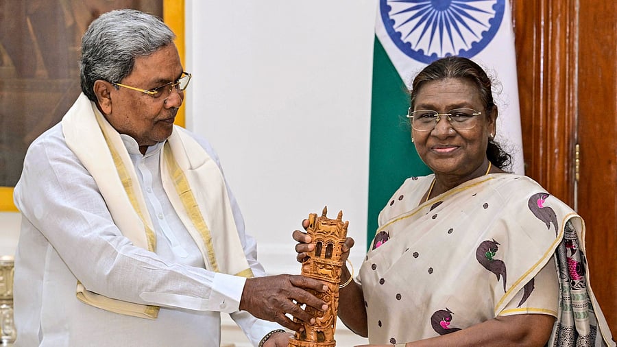 <div class="paragraphs"><p>Chief Minister Siddaramaiah and President Droupadi Murmu </p></div>