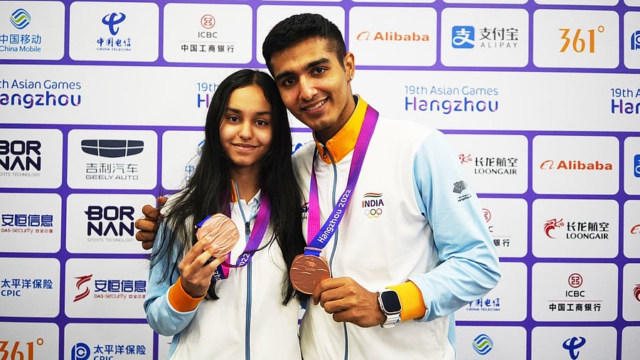 <div class="paragraphs"><p>Anahat Singh & Abhay Singh are Asian Squash Mixed Doubles Champions.</p></div>
