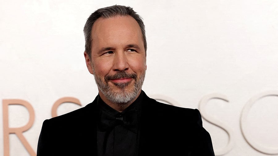 <div class="paragraphs"><p>Denis Villeneuve poses on the red carpet during the Oscars.</p></div>