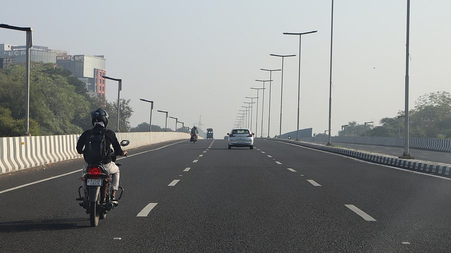 <div class="paragraphs"><p>NHAI rubbishes toll on two-wheelers as 'fake news', clarifies 'no plans to levy charges'</p></div>