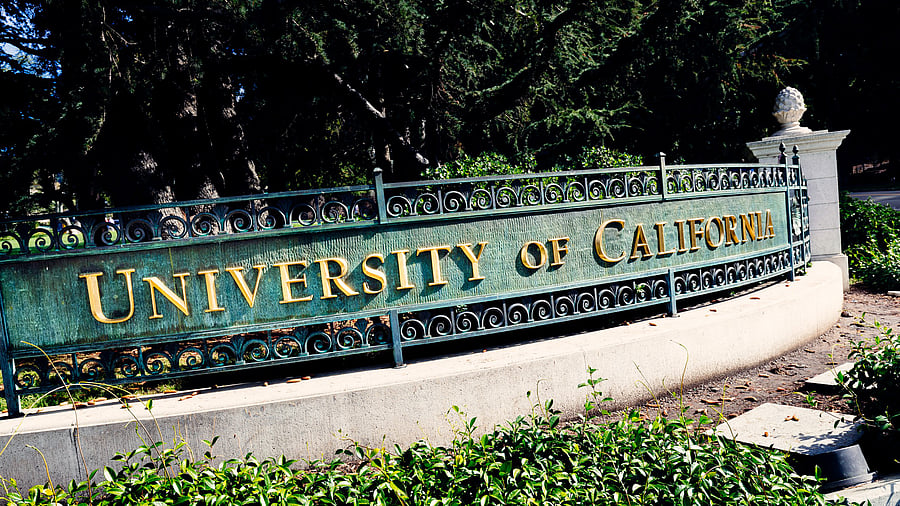 <div class="paragraphs"><p>University of California</p></div>