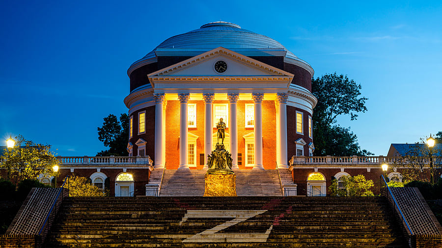 <div class="paragraphs"><p>The Rotunda at the University of Virginia</p></div>