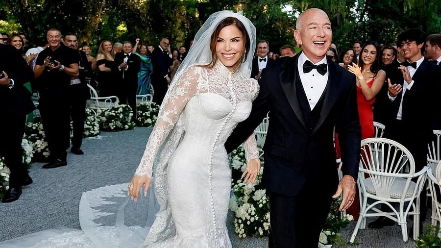 <div class="paragraphs"><p>Amazon Founder Jeff Bezos and Media Personality Lauren Sanchez Bezos react on the day of their wedding in Venice, Italy.</p></div>