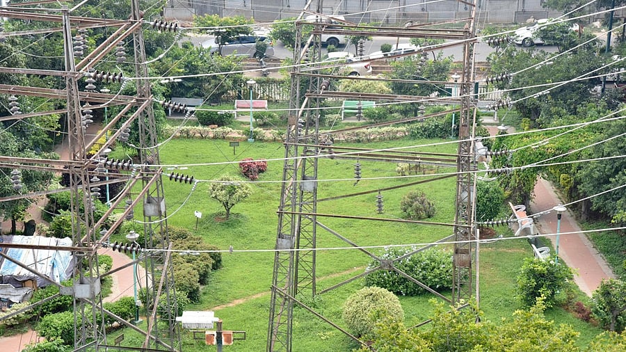 <div class="paragraphs"><p>In 2021, KPTCL had identified thousands of buildings constructed close to HT wires, without leaving the required vertical and horizontal clearance, in violation of the law.</p></div>