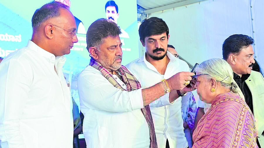 <div class="paragraphs"><p>393 vision centres launched under Asha Kirana across Karnataka.</p><p></p></div>