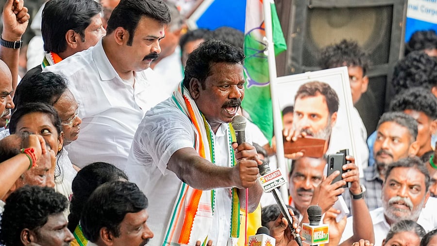 <div class="paragraphs"><p>Chennai: Tamil Nadu Congress President K Selvaperunthagai with party leaders</p></div>