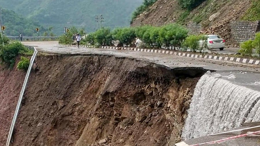 <div class="paragraphs"><p>Representative image of a landslide.</p></div>