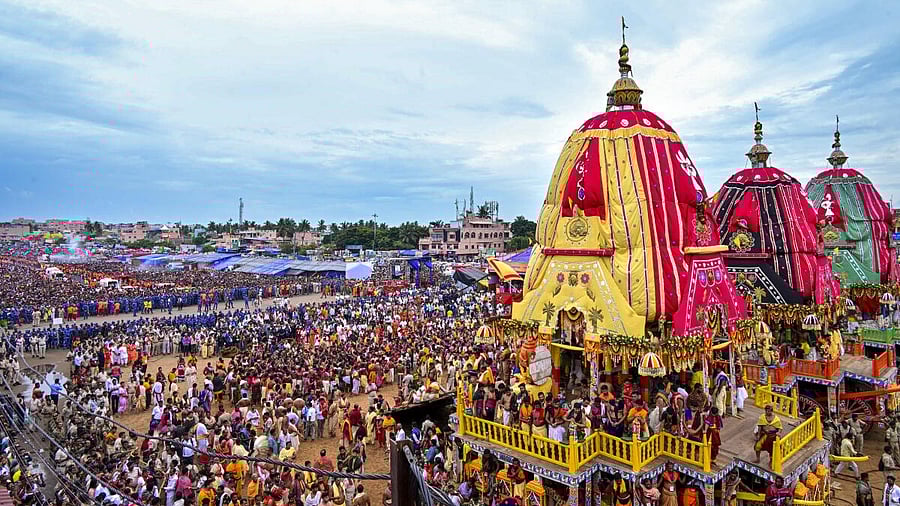 <div class="paragraphs"><p>People perform ‘Pahandi’ rituals before the ‘Bahuda Yatra’, or return car festival of Lord Balabhadra, Devi Subhadra and Lord Jagannath on Taladwaj, Darpadalan and Nandighosh chariots respectively, in Puri, Odisha, Saturday, July 5, 2025.</p></div>