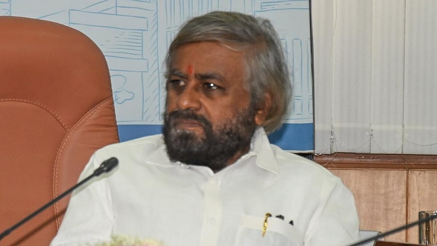 <div class="paragraphs"><p>Karnataka&nbsp;Forest Minister Eshwar Khandre</p></div>