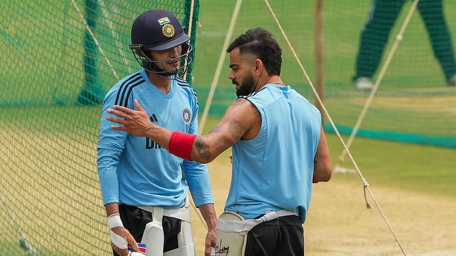 <div class="paragraphs"><p>Shubman Gill (L) and Virat Kohli.</p></div>