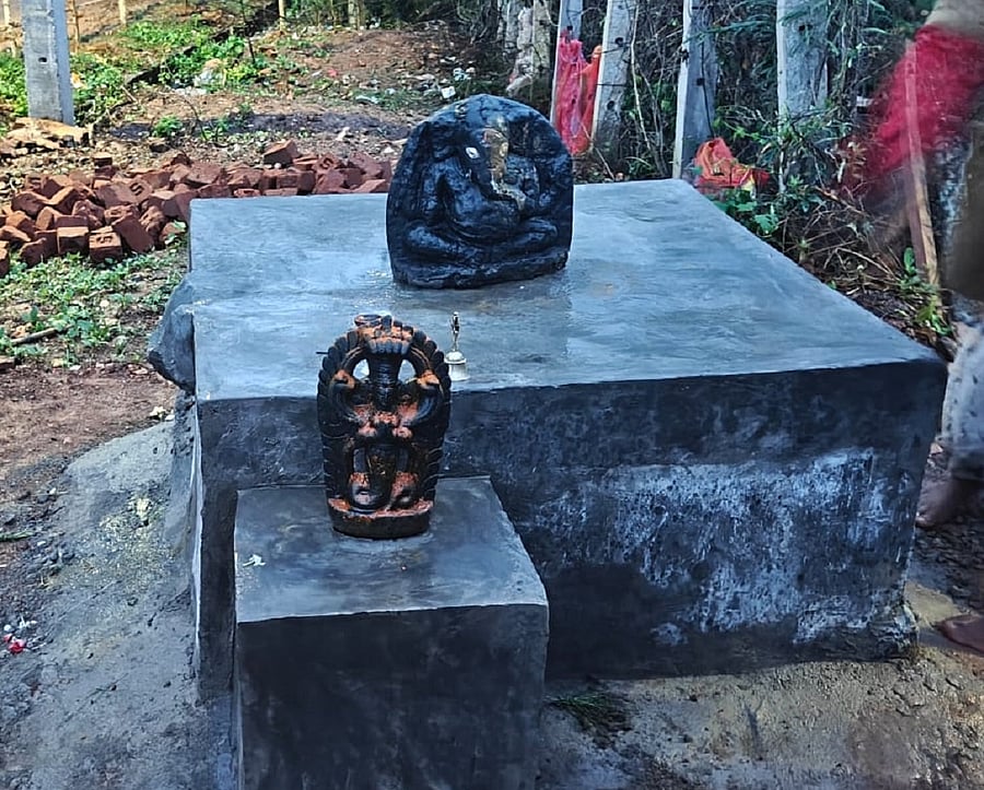 <div class="paragraphs"><p>Two idols that were installed at a vacant site at Bangarappa layout were damaged in Shivamogga on Saturday</p></div>