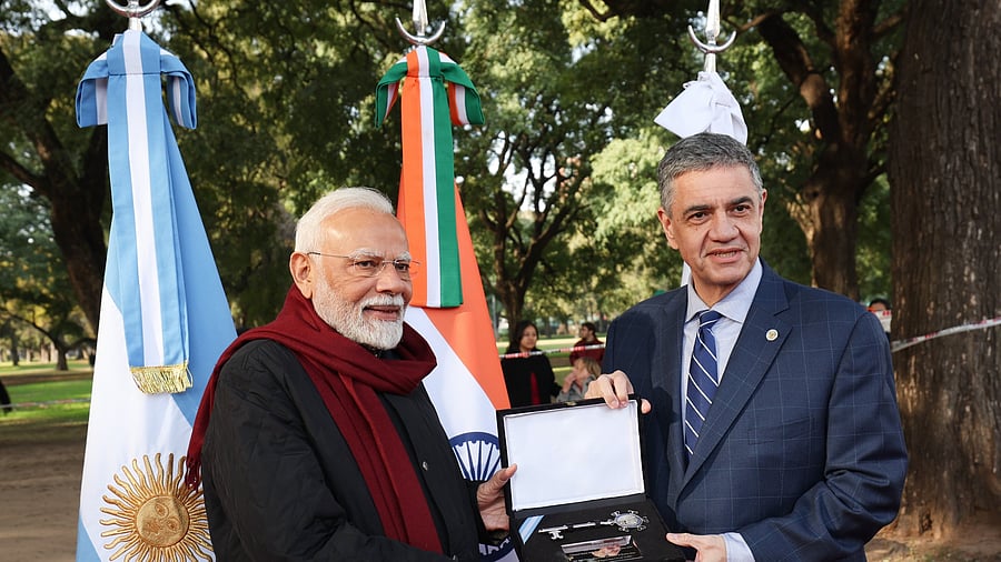 <div class="paragraphs"><p>PM Modi receives key to Buenos Aires from Jorge Macri, Head of Government of the City of Buenos Aires.</p></div>