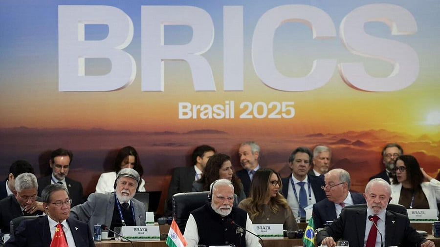 <div class="paragraphs"><p>China's Premier Li Qiang, India's Prime Minister Narendra  Modi and Brazil's President Luiz Inacio Lula da Silva, attend the BRICS Summit, at the Museum of Modern Art (MAM) in Rio de Janeiro, Brazil July 6, 2025.</p></div>
