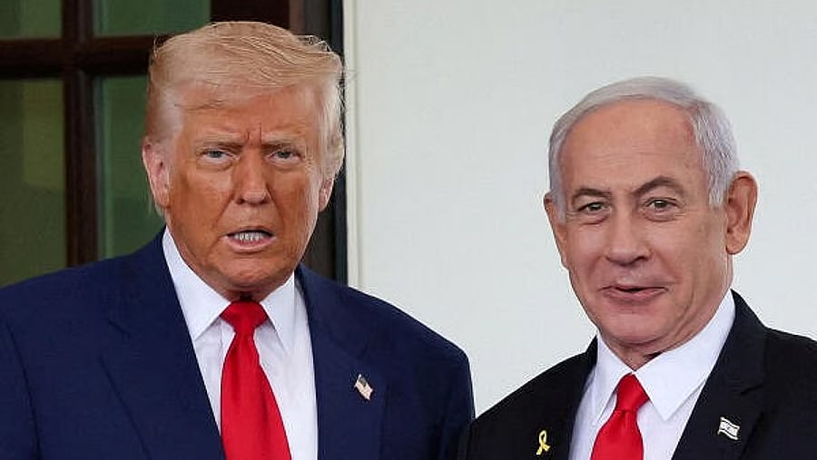 <div class="paragraphs"><p>Donald Trump with Israel's Benjamin Netanyahu</p></div>