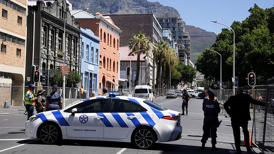 <div class="paragraphs"><p>South African police and traffic services </p></div>