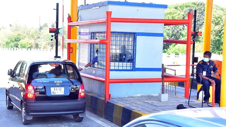 <div class="paragraphs"><p>The NICE Road toll plaza. </p></div>