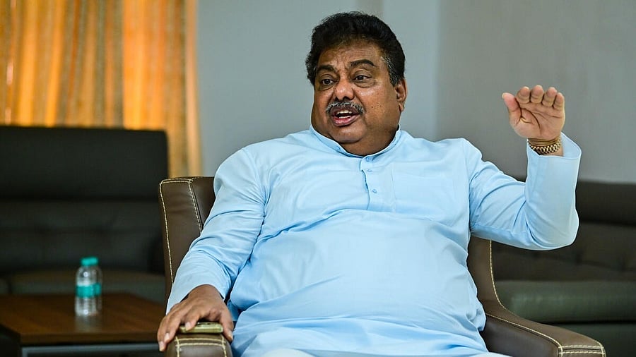 <div class="paragraphs"><p>Karnataka Minister M B Patil</p></div>