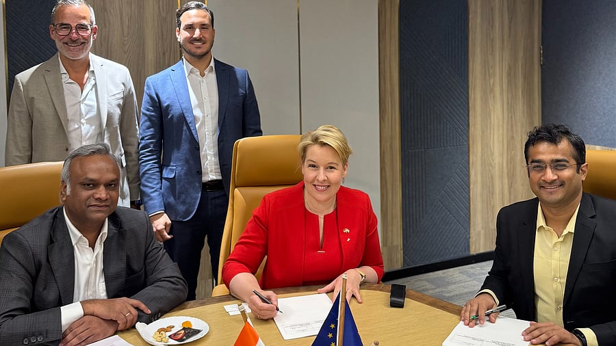 <div class="paragraphs"><p>After signing a joint declaration with Priyank Kharge, minister of IT/BT, Science and Technology, government of Karnataka, said Berlin is committed to extend cooperation with Karnataka. </p></div>