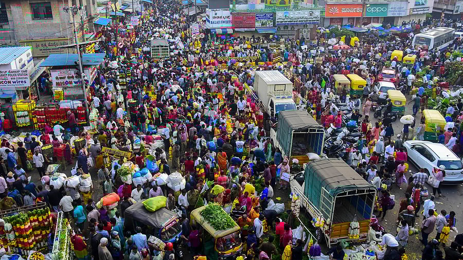 <div class="paragraphs"><p>Crowd of shoppers at a wholesale market, in Bengaluru.</p></div>