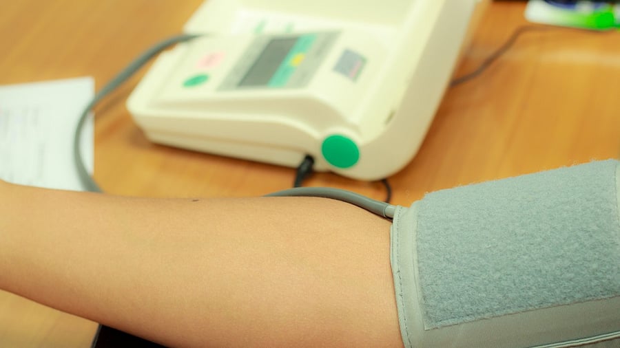 <div class="paragraphs"><p>Representative image showing blood pressure monitoring machine</p></div>