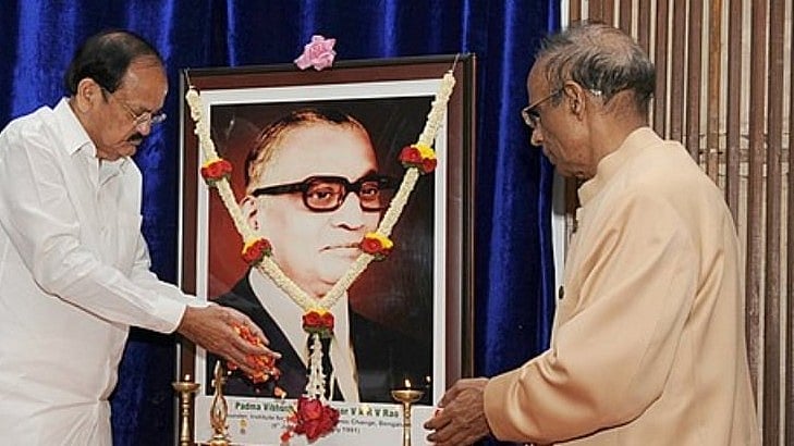 <div class="paragraphs"><p>M Venkaiah Naidu paying tributes to Dr V K R V Rao, at the Institute for Social and Economic Change, in Bengaluru on January 19, 2018. </p></div>