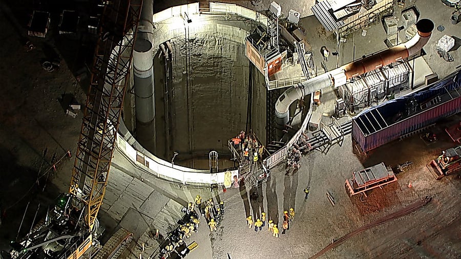 <div class="paragraphs"><p>Image from Los Angeles tunnel collapse</p></div>