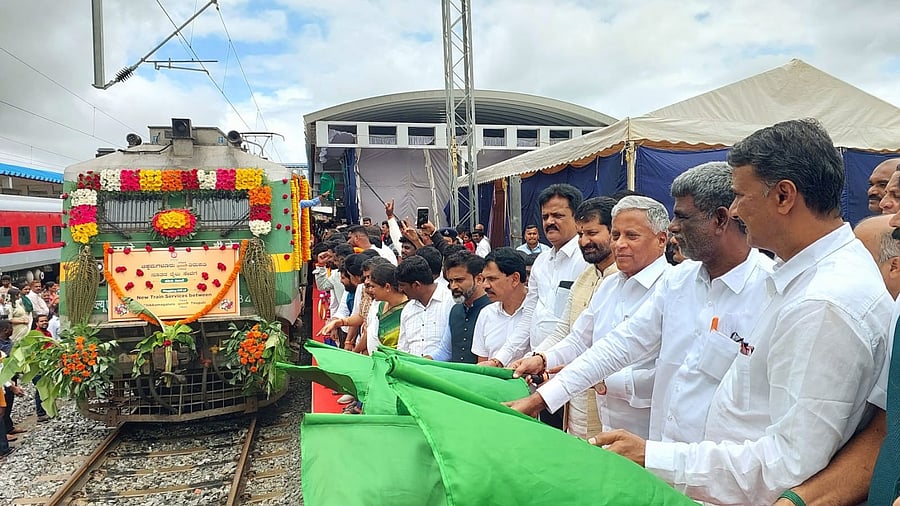 <div class="paragraphs"><p>Union Minister of State for Railways V Somanna flagss off new weekly train service between Chikkamagaluru- Tirupati on Friday. </p></div>