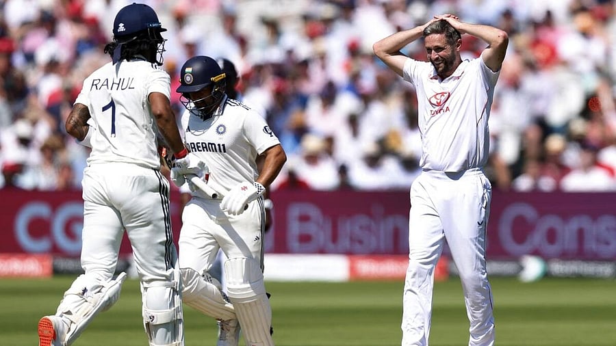 <div class="paragraphs"><p>England's Chris Woakes</p></div>