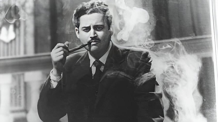 Guru Dutt in 'Kaagaz Ke Phool'.