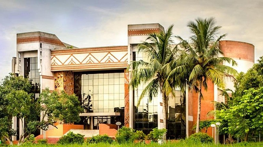 <div class="paragraphs"><p>The IIM-Calcutta campus.</p></div>